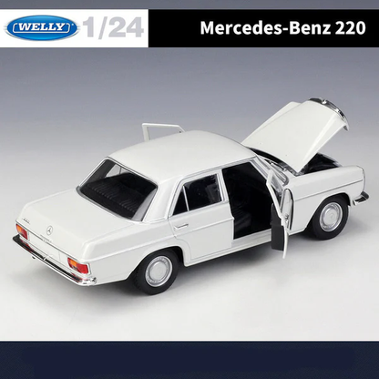 1:24 Mercedes Benz 220 Die Cast