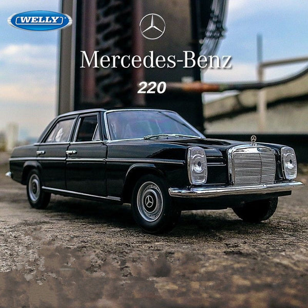 1:24 Mercedes Benz 220 Die Cast