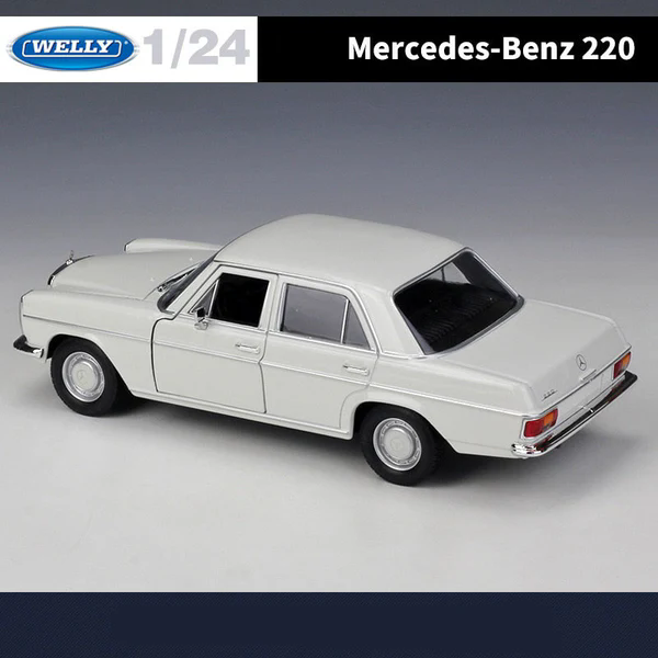 1:24 Mercedes Benz 220 Die Cast